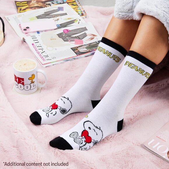 Snoopy Mug and Socks Gift Set Women Teenagers Cute 10.5oz Ceramic Mug Calf Socks - Picture 2 of 6
